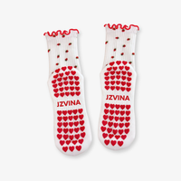Chaussettes antidérapantes mi-mollet en jacquard motif fraises, avec bordure à volants, en coton doux et confortable pour Reformer Pilates, Barre et Yoga