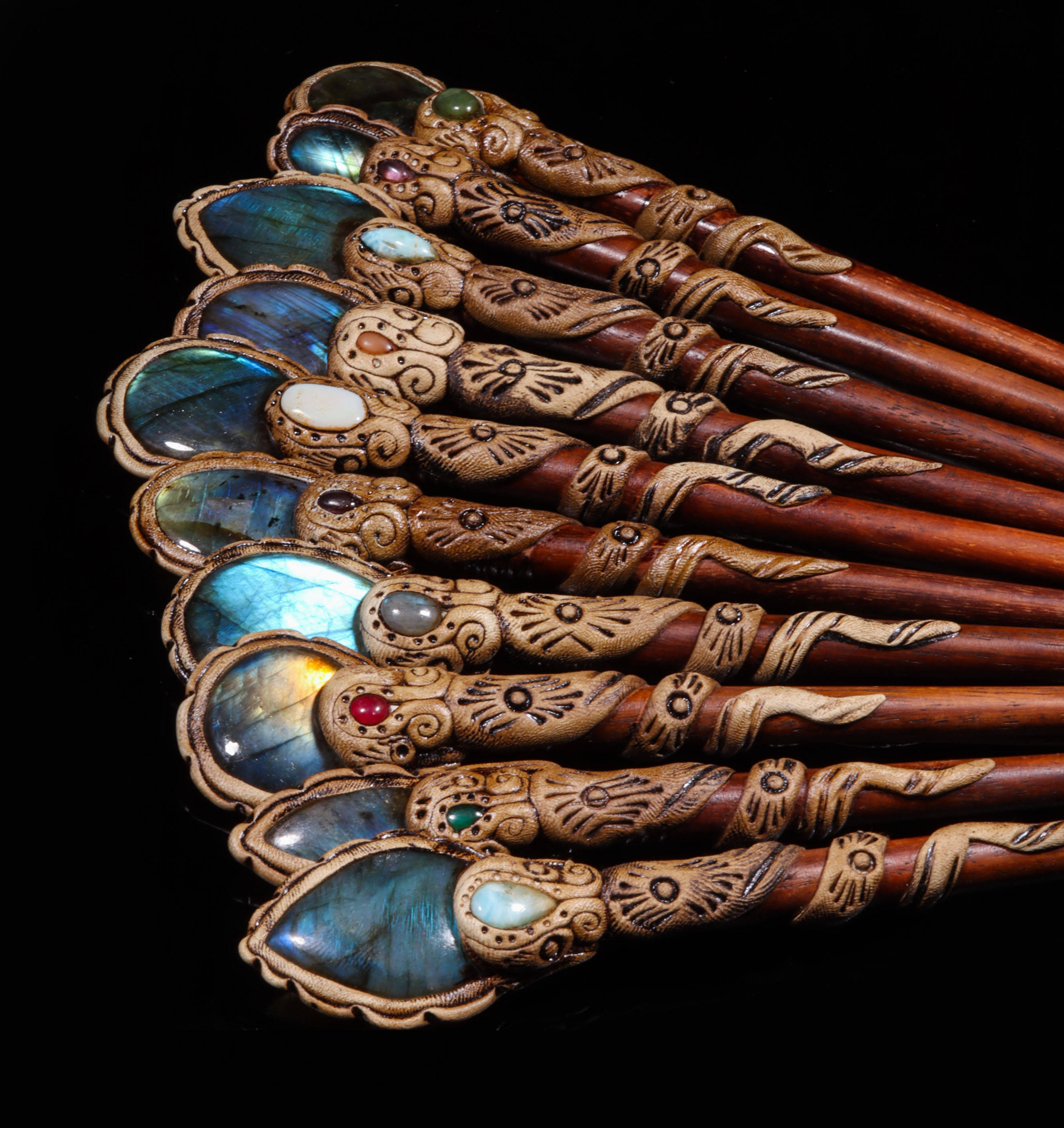 สีน้ำตาล