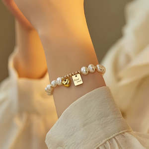 Elegante Brazalete de Cadena Dorada con Dije de Corazón para Mujer, Joyería de Moda para Uso Diario y Ocasiones Especiales, Regalo para el Día de San Valentín - Product Image 3