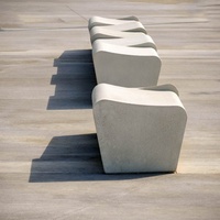 Banc modulaire emboîtable pour extérieur, idéal pour campus universitaires, places publiques, gares et projets d'aménagement paysager urbain