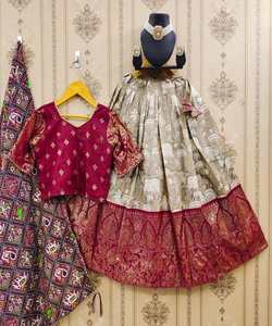 Vestidos de noche elegantes: elegante vestido de fiesta para mujer con opciones de talla grande y estilo formal sin esfuerzo para mujer en movimiento - Product Image 4