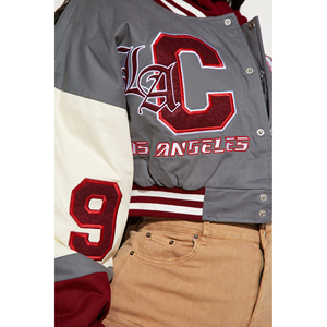 Qualité supérieure Corps court Varsity veste en peau de mouton à capuche grande taille chinelle broderie patch blouson aviateur pour dames - Product Image 3