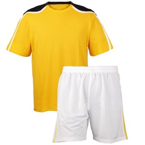 Uniforme de football imprimé à conception personnalisée séchage rapide et vêtements de football à transfert de chaleur à bas prix - Product Image 1