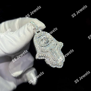 Collar con Colgante de Mano de Hamsa con Moissanita de Corte Brillante, Unisex, en Plata 925 con Baño de Rodio, Estilo Cristiano - Product Image 1