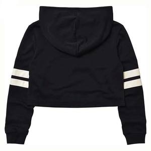 Vêtements sur mesure à rayures Top court à capuche pour femmes Pull-over Service OEM Logo des douanes Sweat-shirt à capuche Couleur noire recadrée - Product Image 2