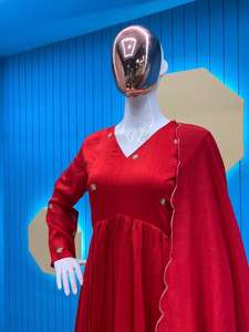 เสื้อคลุมสีแดงดีไซน์เนอร์สำหรับผู้หญิงเสื้อคลุมสั้นและกางเกงขายาว - Product Image 4