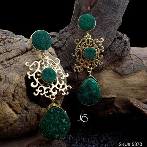 Pendientes de tuerca de estilo vintage de joyería de latón de 18 quilates chapados en oro y Druzy verde para compromiso Idea de regalo de moda - Product Image 1
