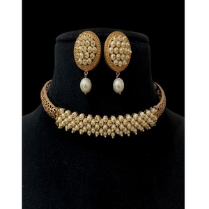 Ensemble collier ras du cou et boucles d'oreilles en perles de moissanite plaqué or laiton classique séduisant Bijoux de créateur pour femmes Cadeau de mariage - Product Image 1