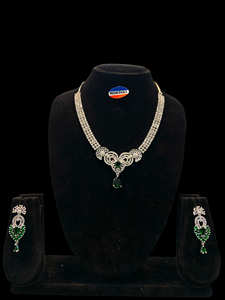 Conjunto de collar AD de fantasía floral y diamantes para compromiso de boda o presentaciones de regalo de aniversario - Product Image 2