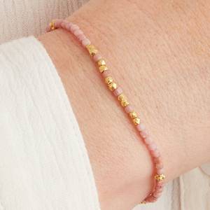 Bracelet tendance pour femme en argent sterling 925 avec opale rose et perles dorées - Bijou cadeau à porter toute l'année - Product Image 1