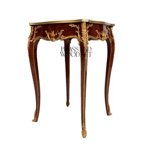โต๊ะข้างทรงสี่เหลี่ยมสไตล์ฝรั่งเศสหรูหรา พร้อมลายดอกไม้ประณีตฝังมุก และตกแต่งด้วยทองเหลืองสีทองอร่าม สำหรับตกแต่งพระราชวัง - Product Image 5