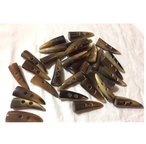 Textura natural pulida con punta de cuerno hecha a mano genuina para manualidades y decoración del hogar - Product Image 1