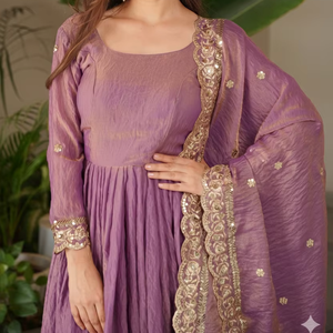 Conjunto de Vestido Largo Anarkali de Seda de Primera Calidad con Estampado Floral, Transpirable y Bordado, con Dupatta, para Mujer, Ideal para Fiestas y Bodas - Product Image 1