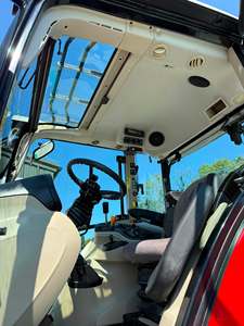 Tracteur agricole diesel 4x4 Massey Ferguson 5711 110 CV 2020 avec chargeur frontal - Product Image 4