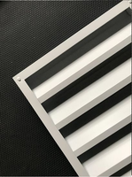 Panneau à lamelles en aluminium résistant au sel pour balcon côtier, protection solaire extérieure avec ventilation naturelle et protection quotidienne de l'intimité