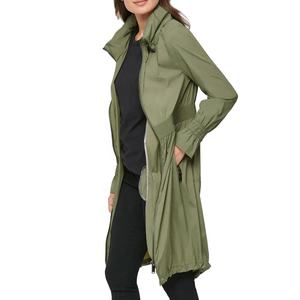 Veste de randonnée personnalisée pour femmes, imperméable et respirant, coupe-vent pour l'extérieur, coque souple de haute qualité, fermeture éclair, capuche complète - Product Image 6