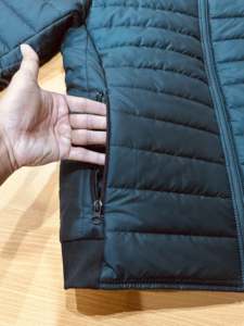 Chaqueta acolchada para hombre con estampado OEM personalizado de alta calidad, chaqueta de invierno con capucha y estilo de burbuja de bolsillo, logotipo personalizado al por mayor - Product Image 4