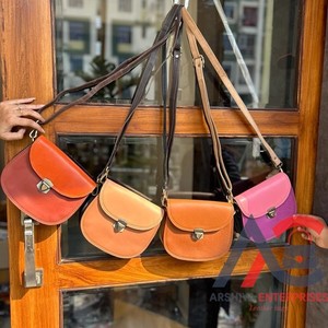Sac à main en cuir recyclé fait à la main nouvelle couleur trapue sac à bandoulière élégant sac à main en cuir de haute qualité coloré femmes sacs à bandoulière côté occidental - Product Image 1