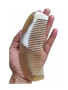 Peigne en corne naturelle polie Fournisseur de peigne en corne de buffle fait main traditionnel - Product Image 3