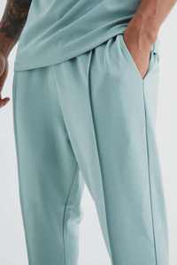 Pantalon de survêtement décontracté en coton pour homme, style unisexe, blocs de couleur, molleton, jogging, logo personnalisé, fabriqué au Pakistan, coupe ample, style en polyester - Product Image 3