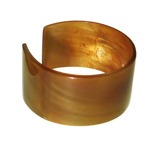 Brazalete de Cuerno Hecho a Mano Ecológico - Product Image 1