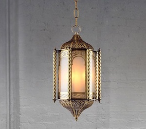 Llamativa linterna de hierro de metal con acabado rústico y encantadores detalles Vintage para una decoración clásica de interior o exterior - Product Image 5