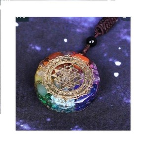 Exportateur indien de Logo 7 Chakra Orgonite Pendentif pour l'alignement des Chakras ou le travail de guérison et d'énergie disponible au prix de gros - Product Image 4