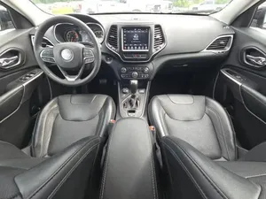 Jeep Cherokee Latitude Lux 2022 Usado en Perfecto Estado - Product Image 2