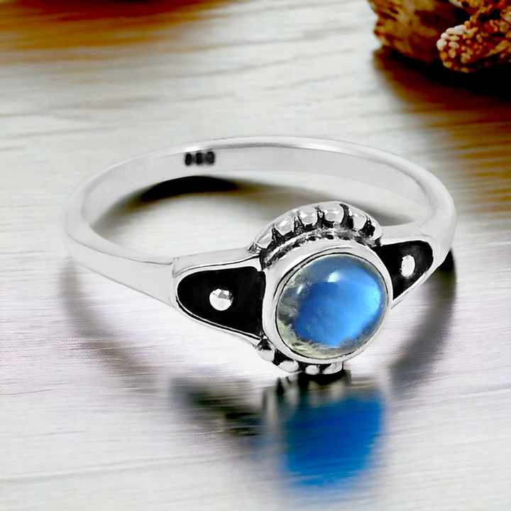 Wholesale Factory Price Fine Jewelry 925 Sterling Silver Natural Blue Fire Rainbow Moonstone Round Shape Ring for Woman & Girls