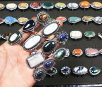 Bagues Bohèmes Mignonnes Géométriques en Laiton Plaqué Argent avec Pierres Précieuses pour Femmes – Couleurs et Tailles Assorties – Vente en Gros – Bagues de Mariage et de Fiançailles