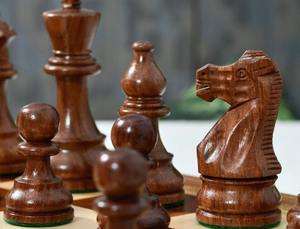 Piezas de Ajedrez Staunton de Lujo, Hechas a Mano en Madera de Sheesham y Boj, Rey de 3.8 cm - Product Image 4