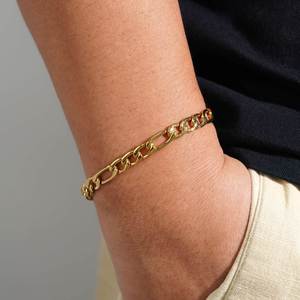 Bracelet à breloques Figaro en or 14 carats 7 mm, élégant accessoire de bijouterie fine - Product Image 3