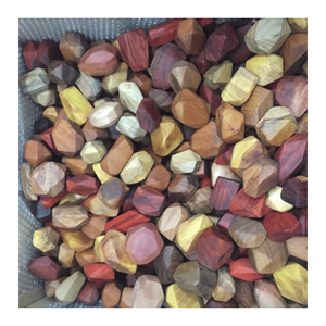 Tumi ishi, roche en bois produite à partir de bois massif, permettant la construction d'un édifice équilibré et une exposition artistique, soigneusement conçue. - Product Image 2