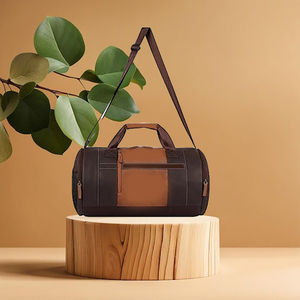 Bolsa de lona ligera e impermeable para hombre con cierre de cremallera para viajes y llevar prendas - Product Image 6