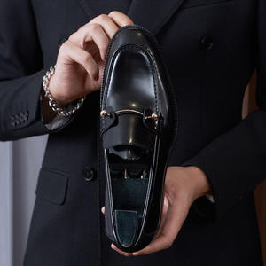 รองเท้าอ็อกซ์ฟอร์ดหนังแท้สำหรับธุรกิจขายส่ง ระบายอากาศได้ดี กันลื่น เหมาะสำหรับใส่ทำงานในออฟฟิศ - Product Image 4