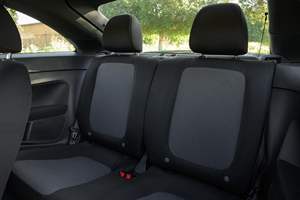 Volkswagen Beetle Coupé d'occasion de 2019, environ 18 500 miles, modèle de fin d'année, provenance Californie, non modifié - Product Image 5