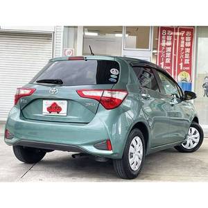 Utilisé pour Vitz (Yaris) 2017, conduite à droite, automatique, sièges en cuir vert, caméra arrière, 17 000 km - Product Image 3