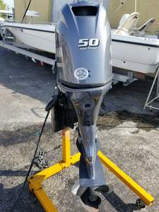 Motor Fuera de Borda Usado de Grado Industrial Yamaha de 50 HP, 4 Tiempos, Eje de 20 Pulgadas, Año 2018, OEM Personalizado, 3 Años de Garantía, Origen Estadounidense, 280 Horas - Product Image 2