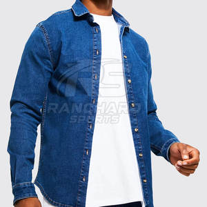 Chemise en jean moderne pour homme, coupe ajustée, streetwear décontracté, chemise en jean décontractée pour homme, haut confortable pour tous les jours - Product Image 4