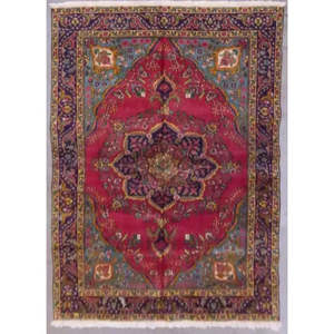 Una de las pocas alfombras persas de Tabriz de 9'7 x 6'4. - Product Image 1