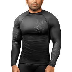 Rash Guard respirant pour hommes personnalisable UPF 50 + Compression Fit pour le surf, la natation et les sports nautiques Remises sur les commandes en gros - Product Image 1