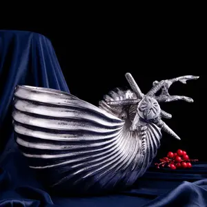 Seau à glace en laiton de style antique pour le réglage de la table royale avec couvercle décoratif en cuivre battu à la main fabriqué par zahid exports - Product Image 1