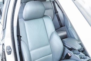 2002 B-M-W 325-i T-o-u-r-i-n-g - Product Image 6