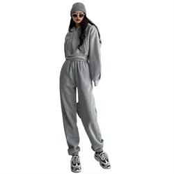 Ensembles de sport de luxe décontractés OEM personnalisés en gros d'usine ensemble de sweats à capuche hauts courts survêtement pour femme survêtement pantalon de jogging pour femmes - Product Image 3