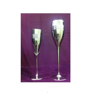 แก้วแชมเปญชุบเงินลายสลักแบบโบราณ ชุดภาชนะสำหรับงานแต่งงาน จำนวน 2 ใบ - Product Image 5