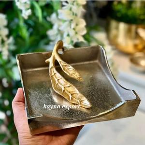 กล่องใส่กระดาษทิชชูโลหะขัดเงา ดีไซน์ลายดอกไม้ทองคำแฟนซี สไตล์ใบแปะก๊วย งานแฮนด์เมด คลาสสิก เหมาะสำหรับร้านอาหารและโรงแรม - Product Image 5