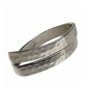 Rond de serviette carré en métal Design tendance Expériences de restauration élégantes Articles de rond de serviette à des coûts raisonnables - Product Image 3