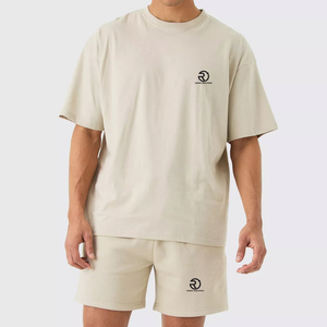 Ensemble T-shirt et short d'été en coton 2025 Ensemble deux pièces short et chemise pour hommes Ensemble pour hommes avec logo personnalisé Ensemble short pour hommes - Product Image 4