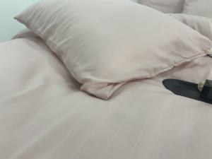 ENSEMBLE DE LITERIE TENCEL JACQUARD NJ6802 design luxueux et sophistiqué La fibre Tencel est fraîche, douce, aérée et absorbante - Product Image 3