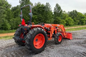 รถแทรกเตอร์4WD ล้อ MX5200 Kubota มือสองพร้อมส่วนประกอบหลักสำหรับการเกษตร - Product Image 4